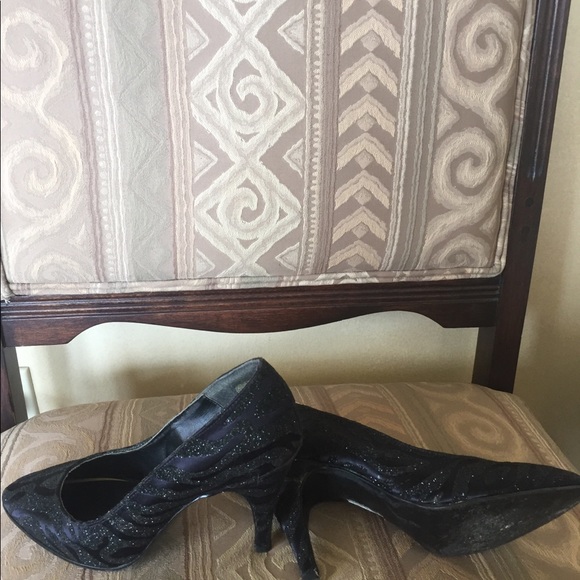 Dress Shoes - Picture 2 of 5